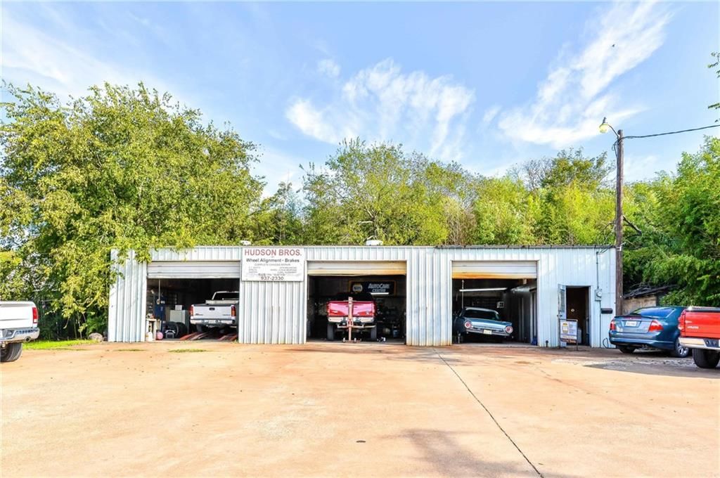 410 W Madison St, Waxahachie, TX 75165